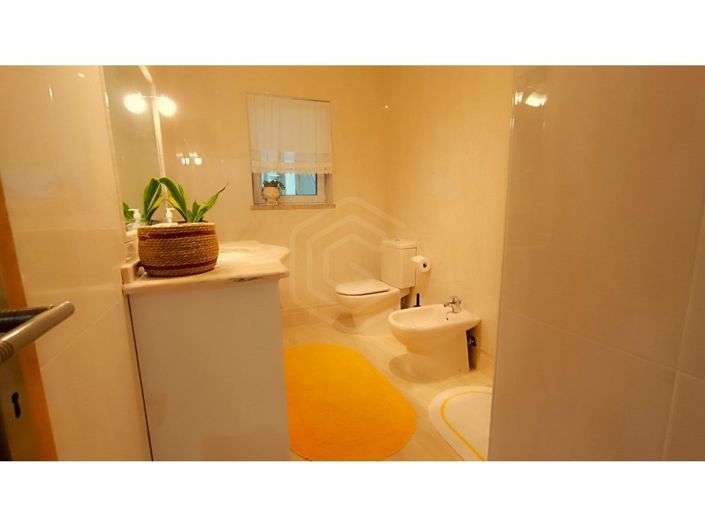 Image No.44-4 Bed House for sale