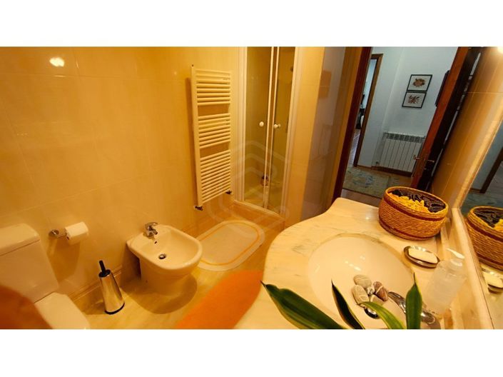 Image No.45-4 Bed House for sale