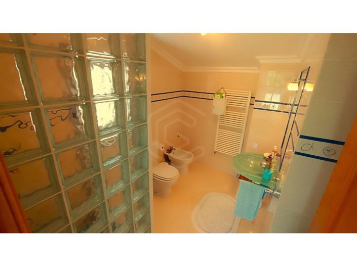 Image No.48-4 Bed House for sale