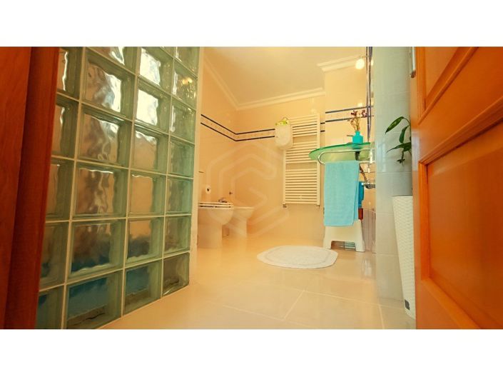 Image No.49-4 Bed House for sale