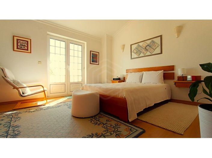 Image No.56-4 Bed House for sale