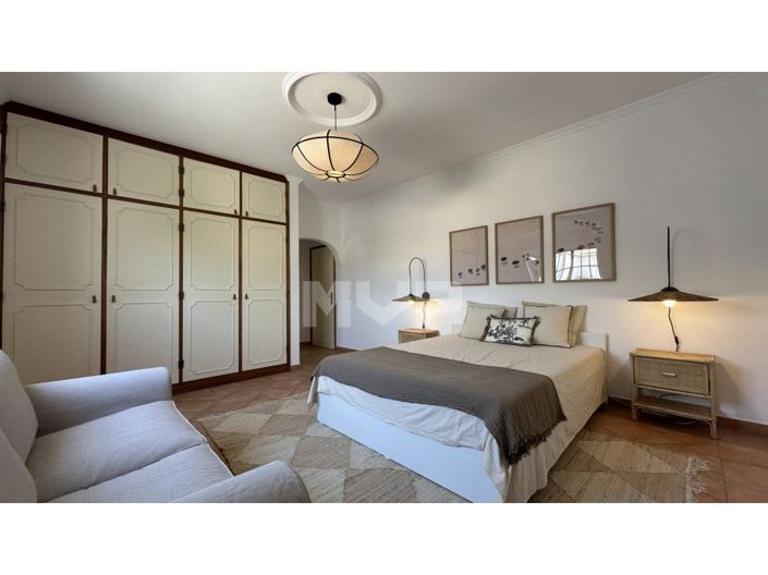 Image No.19-4 Bed House for sale