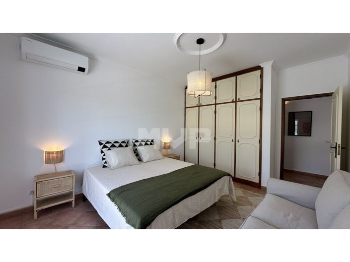 Image No.22-4 Bed House for sale