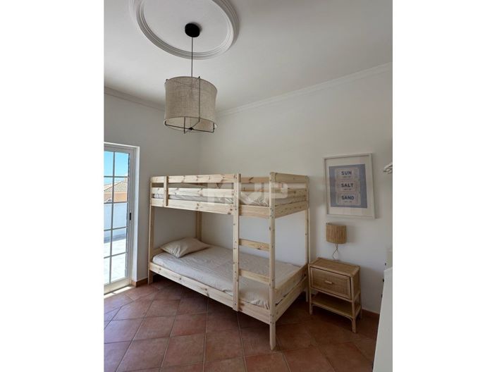 Image No.37-4 Bed House for sale
