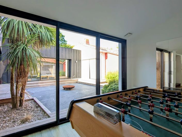 Image No.21-6 Bed House for sale