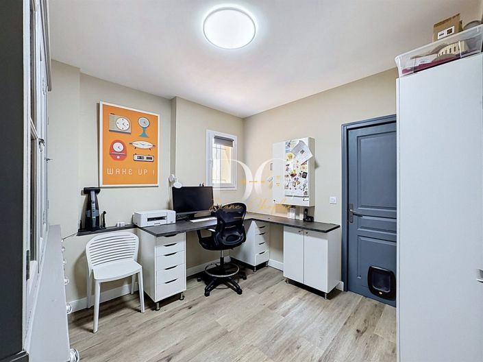 Image No.18-3 Bed House for sale