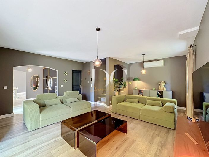 Image No.5-3 Bed House for sale