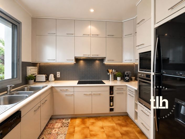 Image No.10-4 Bed House for sale