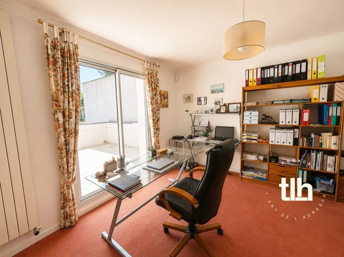 Image No.18-4 Bed House for sale