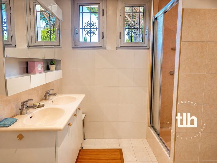 Image No.24-4 Bed House for sale