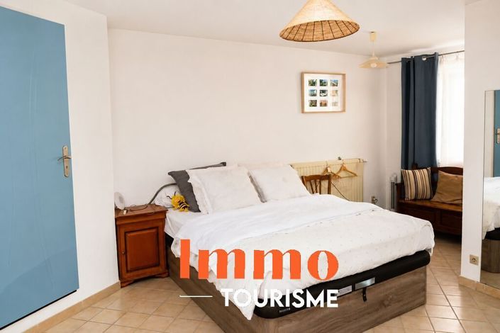 Image No.10-8 Bed House for sale