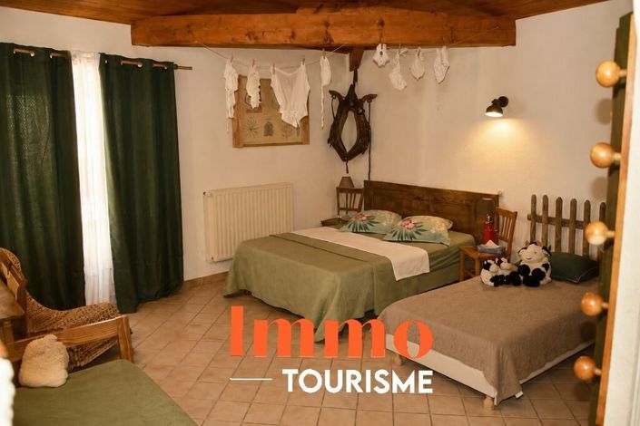 Image No.17-8 Bed House for sale
