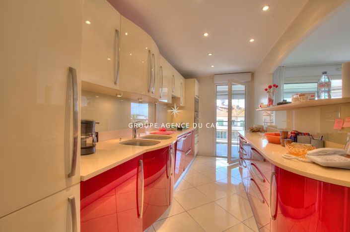 Image No.3-3 Bed Apartment for sale