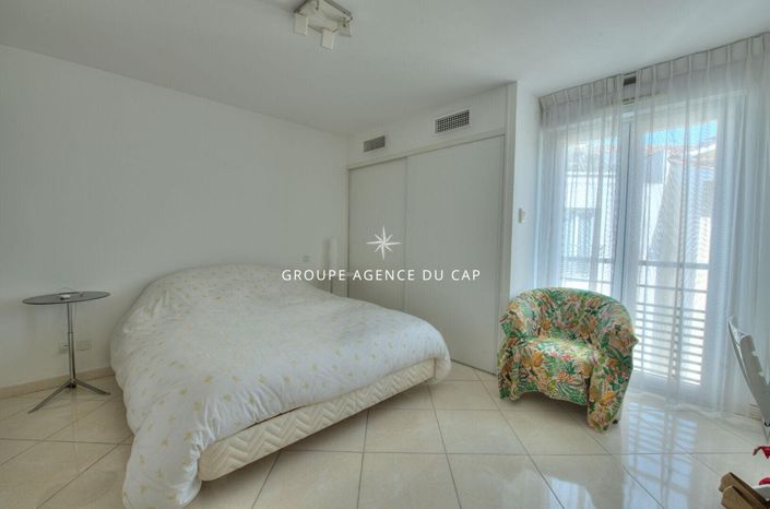 Image No.8-3 Bed Apartment for sale