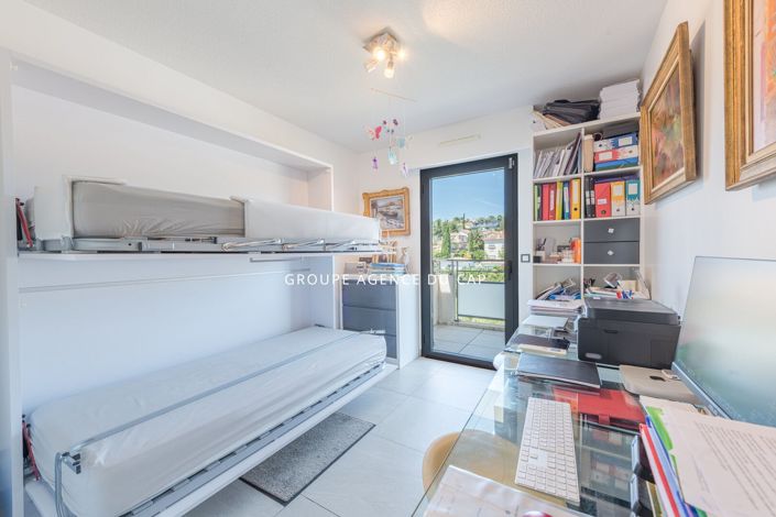 Image No.10-3 Bed Apartment for sale