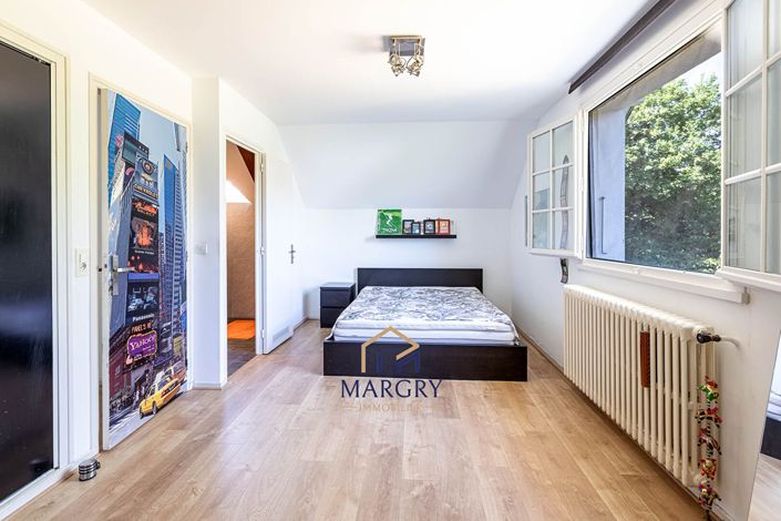Image No.7-5 Bed House for sale