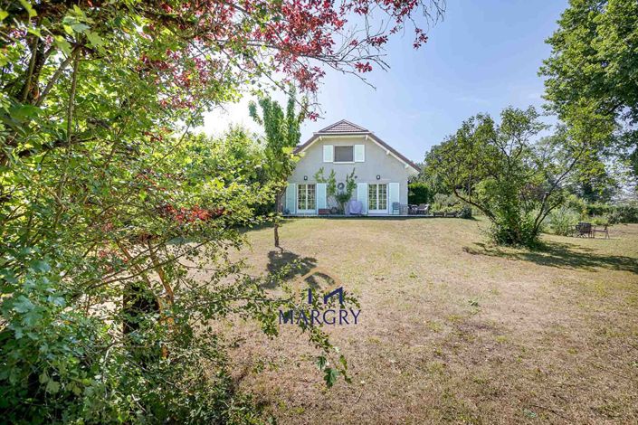Image No.8-5 Bed House for sale