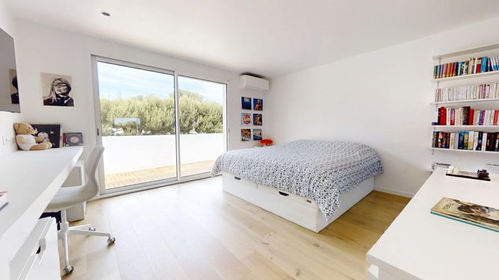 Image No.14-4 Bed House for sale