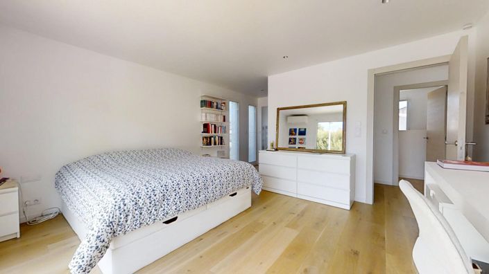 Image No.16-4 Bed House for sale