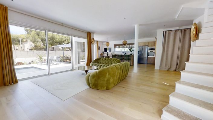 Image No.4-4 Bed House for sale