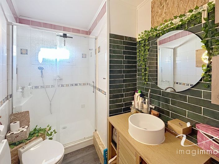Image No.9-2 Bed House for sale