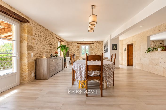 Image No.11-9 Bed House for sale