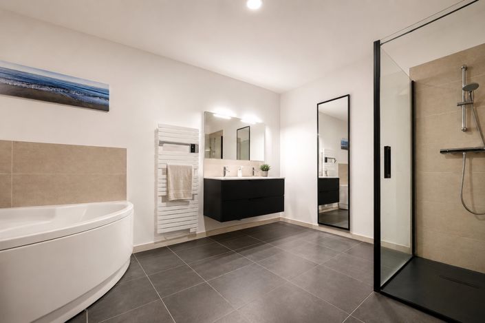 Image No.15-9 Bed House for sale