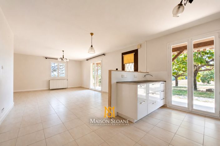 Image No.19-9 Bed House for sale