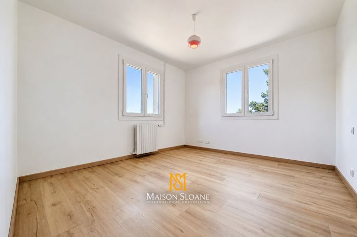 Image No.20-9 Bed House for sale