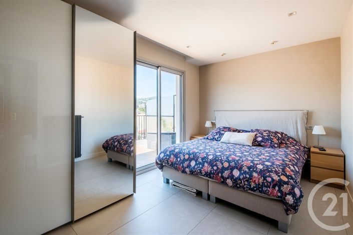 Image No.15-3 Bed Apartment for sale