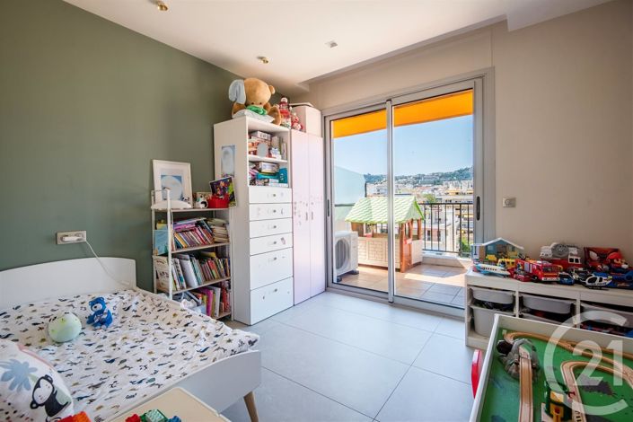 Image No.19-3 Bed Apartment for sale