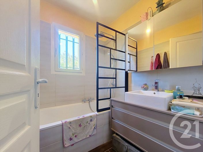 Image No.9-3 Bed House for sale