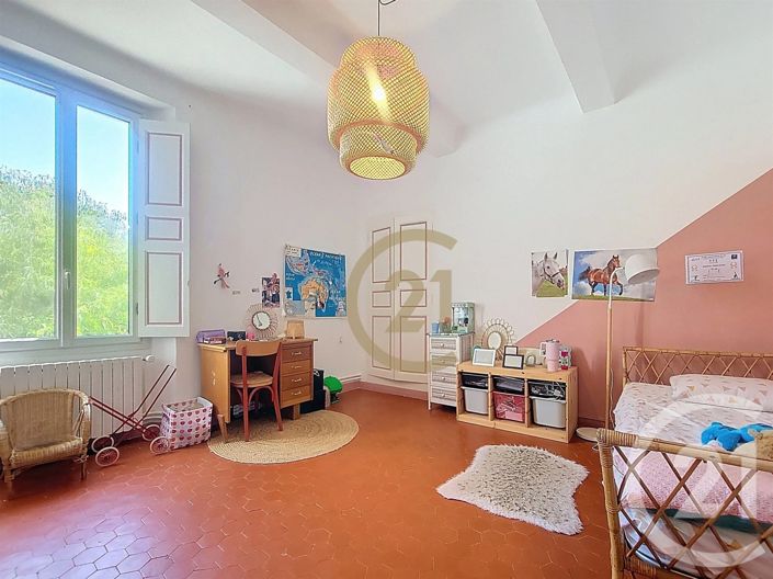Image No.12-5 Bed House for sale