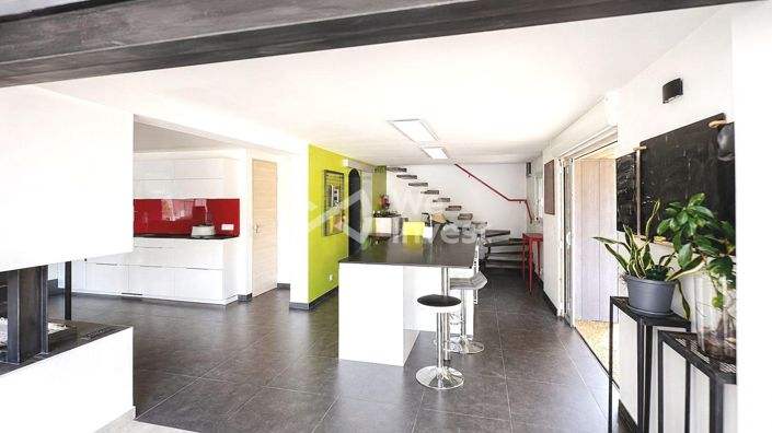 Image No.6-6 Bed House for sale