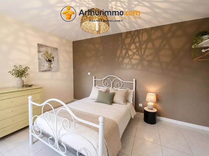 Image No.18-4 Bed House for sale