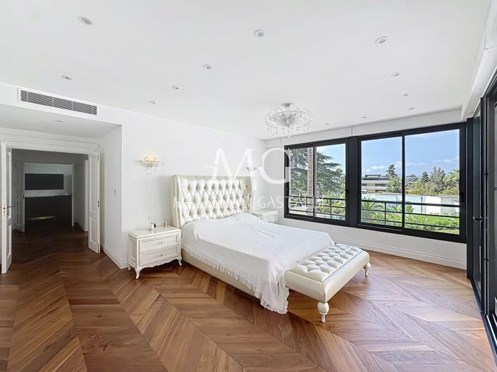 Image No.11-3 Bed Apartment for sale