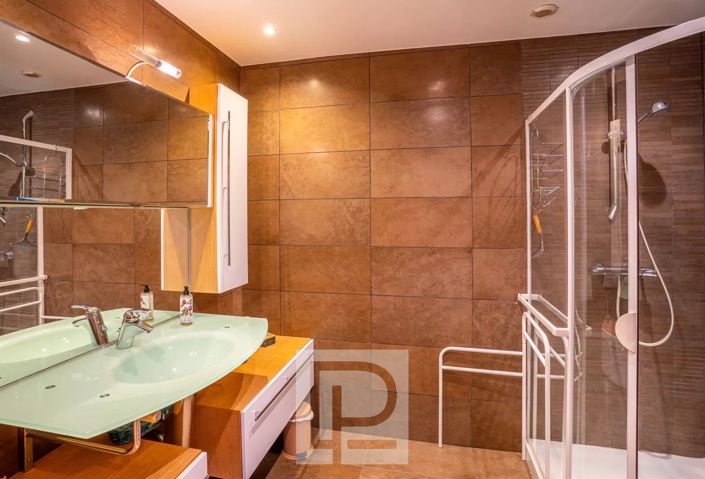 Image No.15-4 Bed House for sale