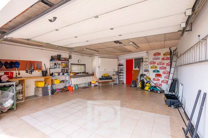 Image No.16-4 Bed House for sale