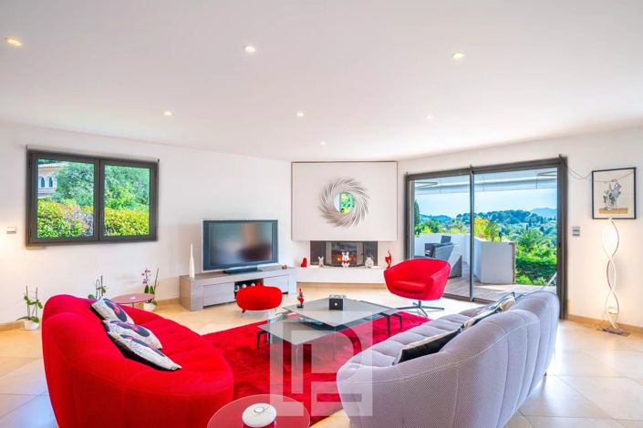 Image No.6-4 Bed House for sale