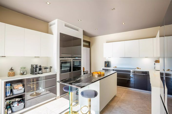 Image No.13-4 Bed House for sale