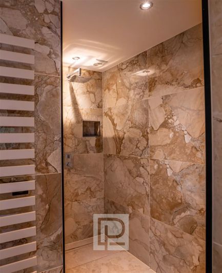 Image No.18-4 Bed House for sale