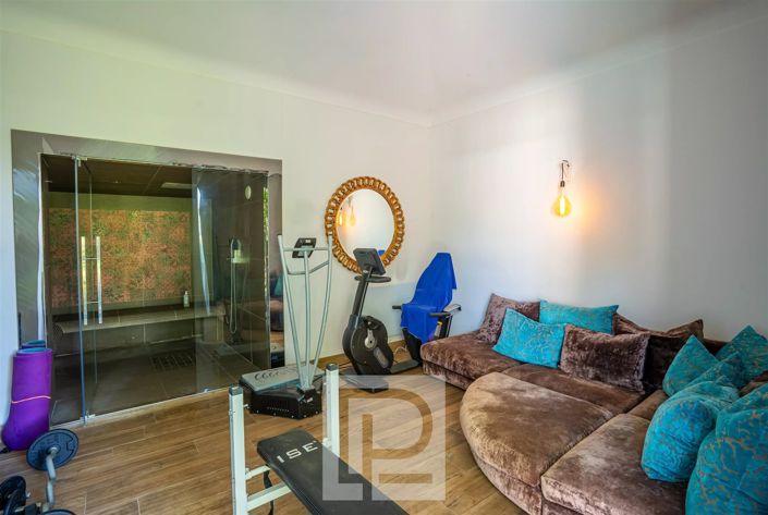 Image No.27-4 Bed House for sale