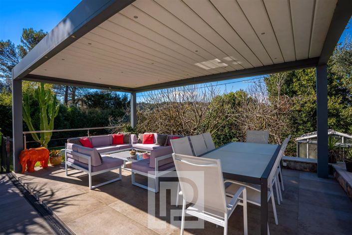 Image No.8-4 Bed House for sale