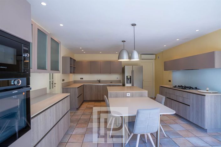 Image No.5-5 Bed House for sale