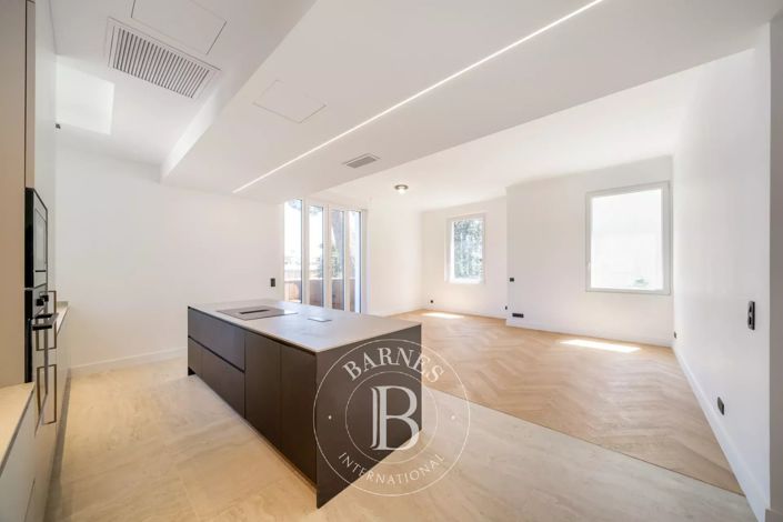 Image No.9-4 Bed Apartment for sale