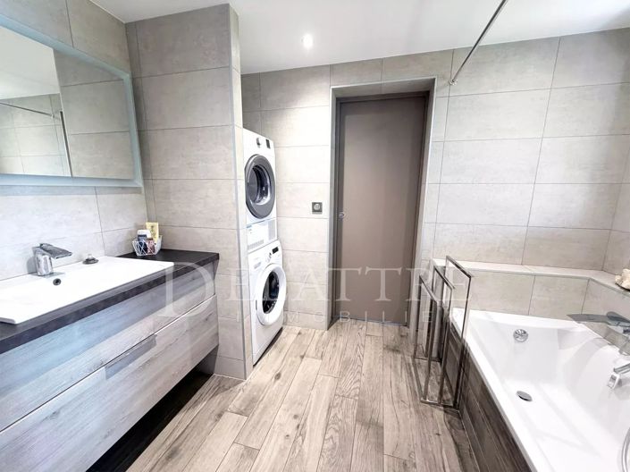 Image No.10-3 Bed Apartment for sale