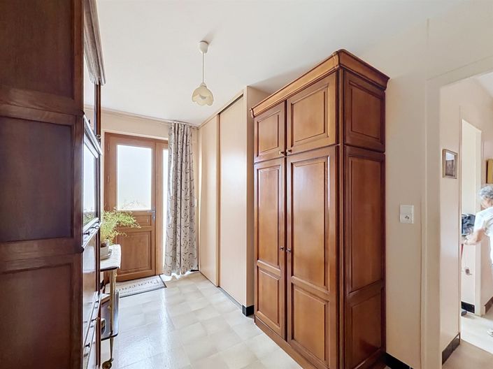 Image No.7-2 Bed House for sale