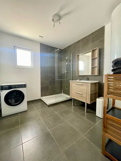 Image No.5-2 Bed House for sale