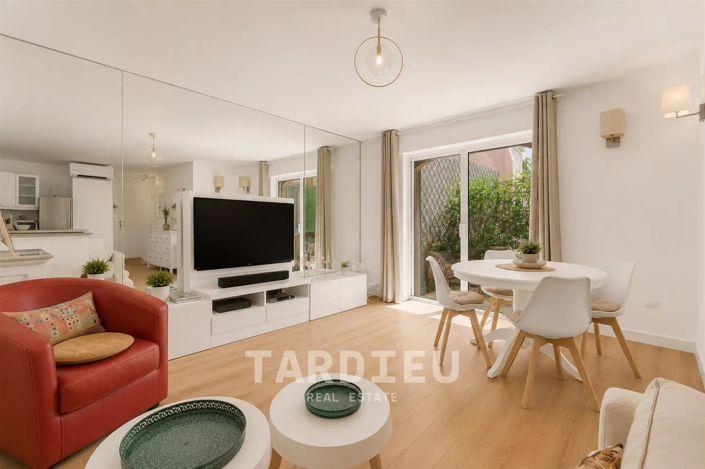 Image No.8-Appartement de 1 chambre à vendre à Saint-Tropez