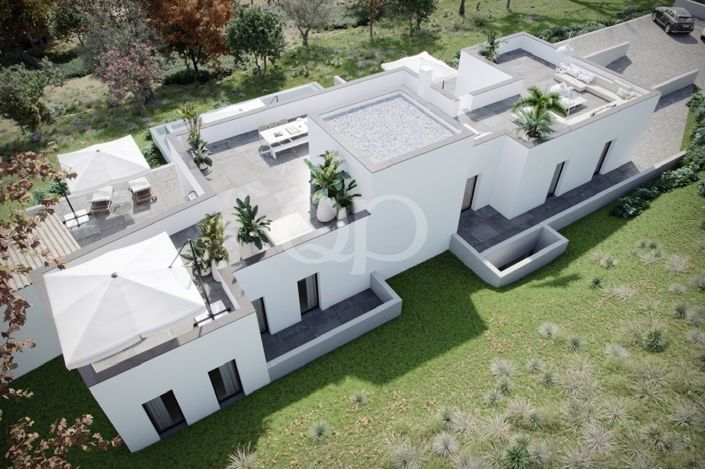 Image No.17-3 Bed House for sale